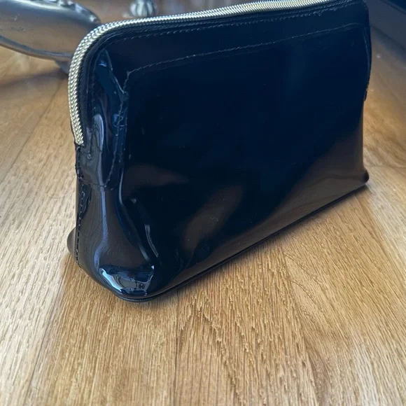 Ted Baker Glossy Black Clutch with White Bow - Picture 6 of 10